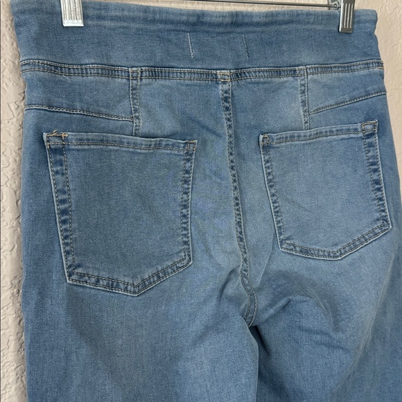 We The Free In My Feelings Flare Pull On Jeans Sz Small Medium Wash - Picture 5 of 7
